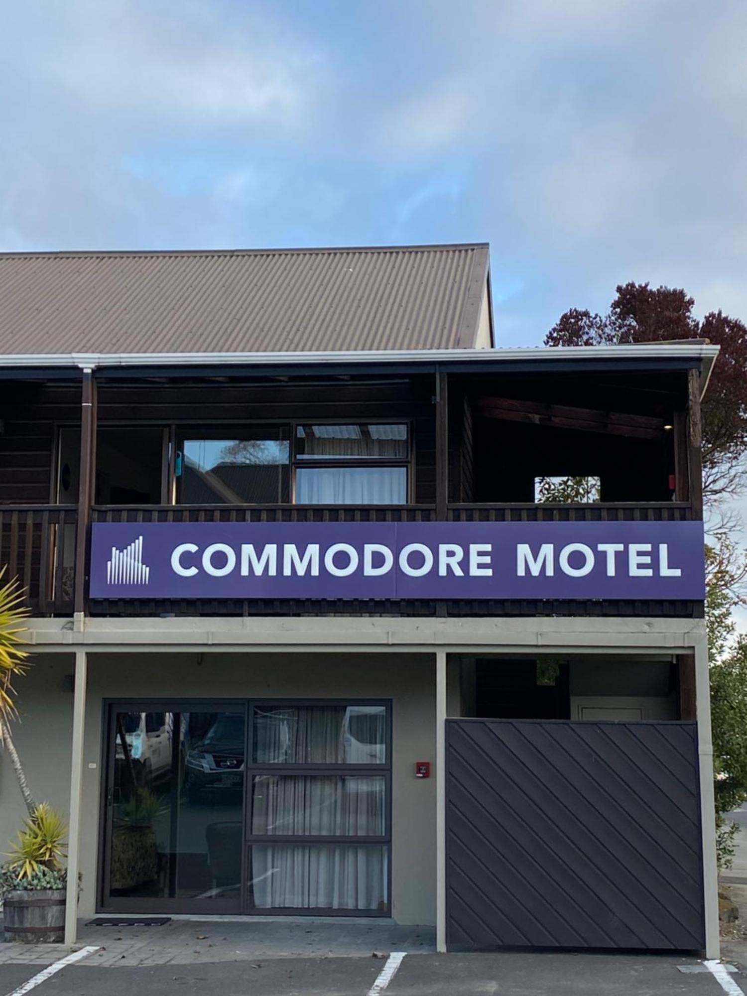 Commodore Motel Dunedin Esterno foto
